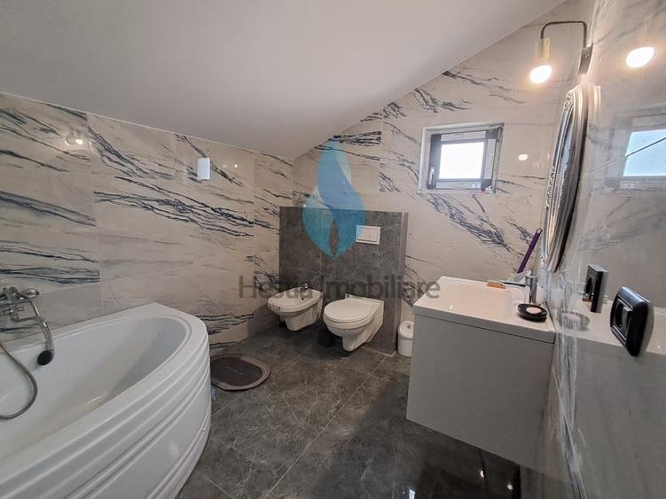 Casă cu 4 camere cu Canalizare în Bucium