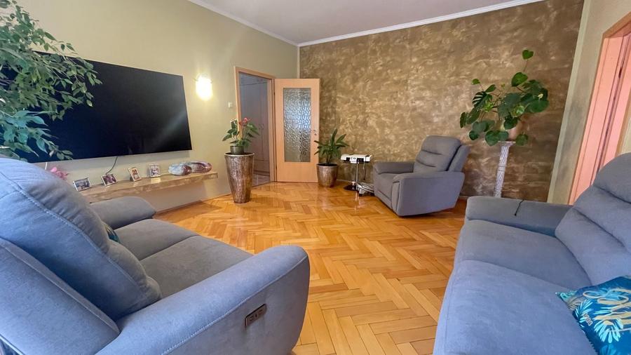 Apartament cu 2 camere semidecomandat, mobilat în Medicină