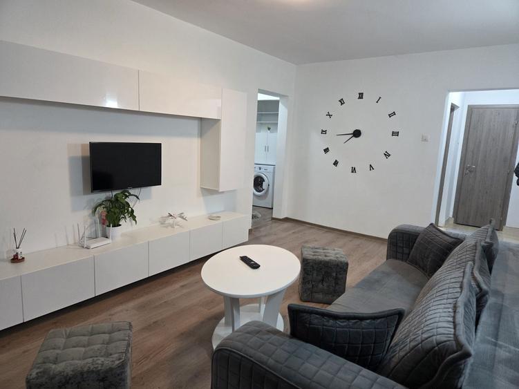 Apartament cu 2 camere semidecomandat în Exterior Vest