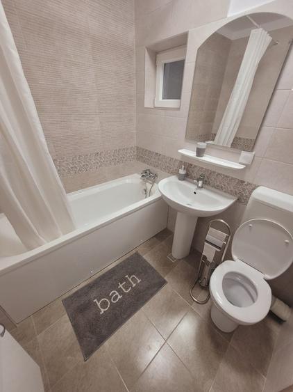 Apartament cu 3 camere decomandat în Politehnica