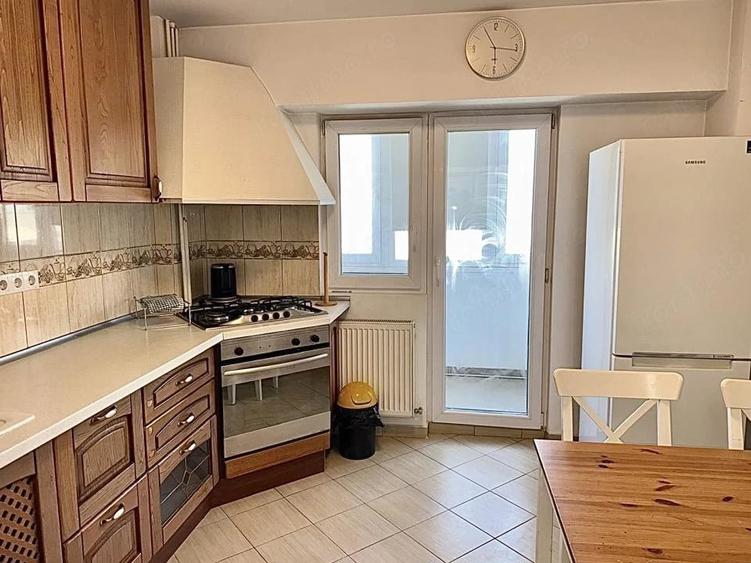 Apartament cu 2 camere decomandat în P-ța Universității
