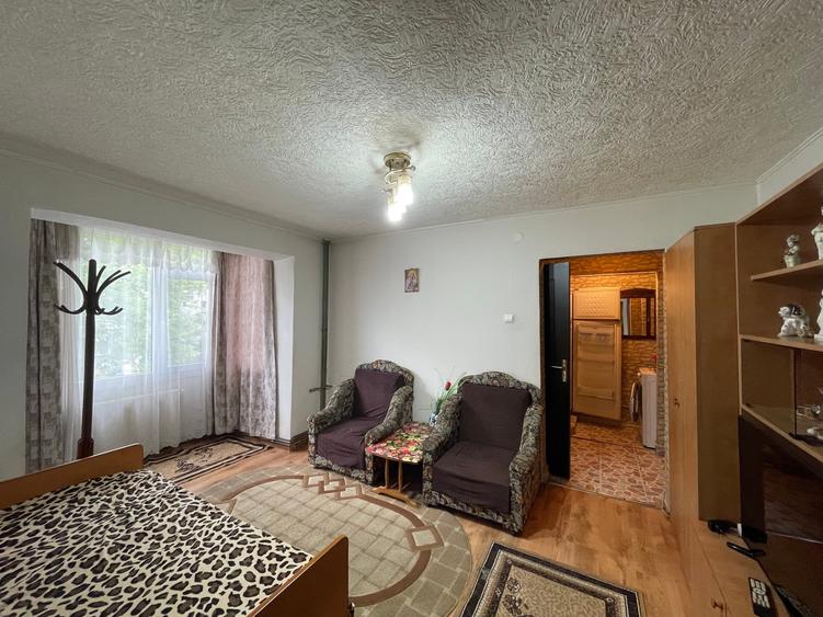 Apartament cu 2 camere semidecomandat în Trivale