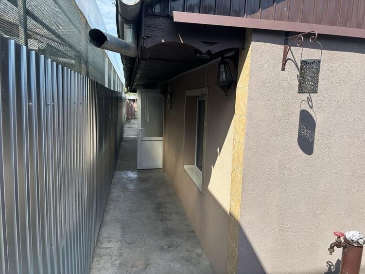 Casă cu 4 camere în Brăilița