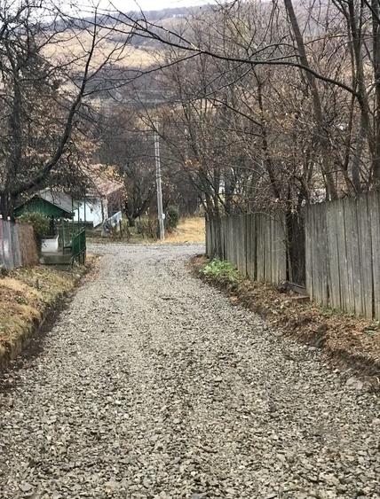 Teren de 700 mp, în Rediu
