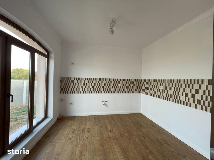 Casă cu 4 camere cu Teren 580 Mp în Ghiroda