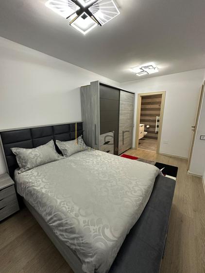 Apartament cu 3 camere semidecomandat, mobilat în Sopor