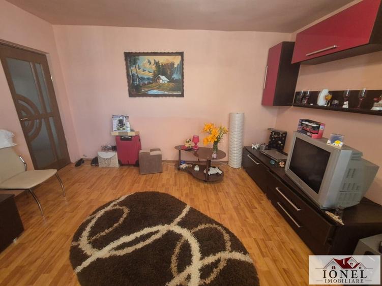 Apartament cu 2 camere decomandat în Est