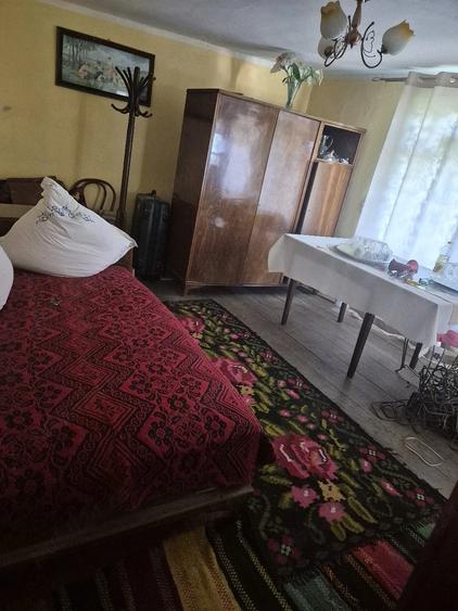 Casă cu 2 camere cu Teren 1065 Mp în Ițcani