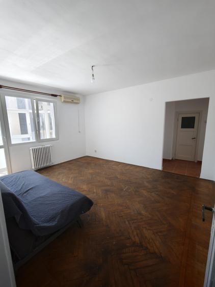 Apartament cu 3 camere în Kogălniceanu