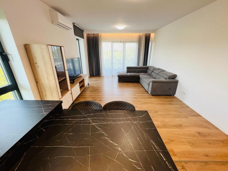 Apartament cu 3 camere decomandat, mobilat în Iancu Nicolae