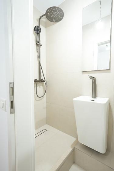 Apartament cu 3 camere decomandat, mobilat în Kiseleff