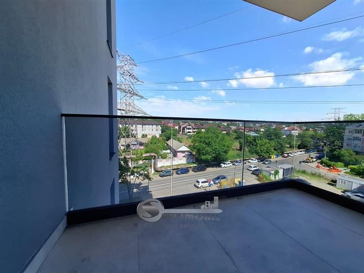 Apartament cu 3 camere semidecomandat în Cug