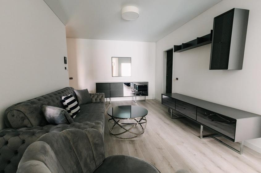 Apartament cu 2 camere semidecomandat, mobilat în Zorilor