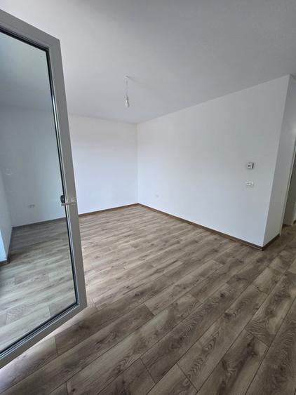 Apartament cu 3 camere decomandat în Giroc