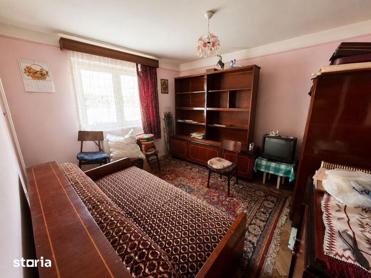 Apartament cu 3 camere decomandat în Banca Națională