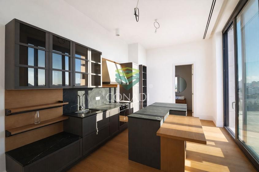 Apartament cu 5 camere decomandat în Dacia