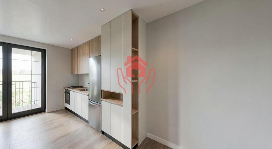 Apartament cu 3 camere semidecomandat, mobilat în Băneasa