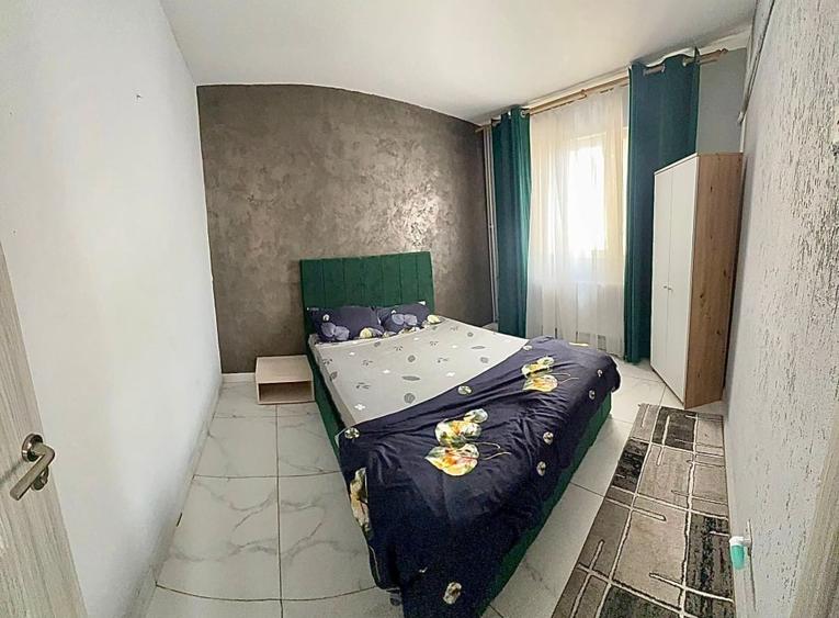 Apartament cu 3 camere decomandat, mobilat în Republicii