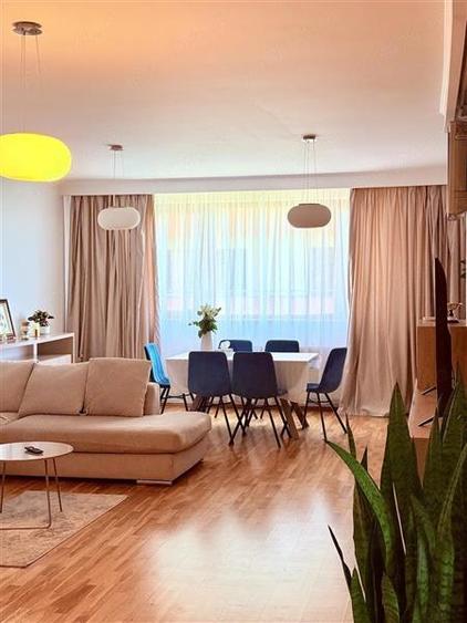 Apartament cu 4 camere decomandat în Sisești