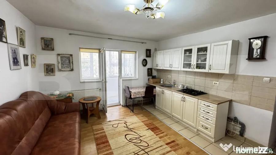 Apartament cu 2 camere semidecomandat în Cetate