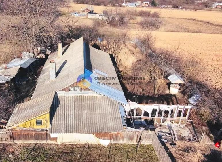 Casă cu 2 camere cu Teren 2040 Mp în Unghi