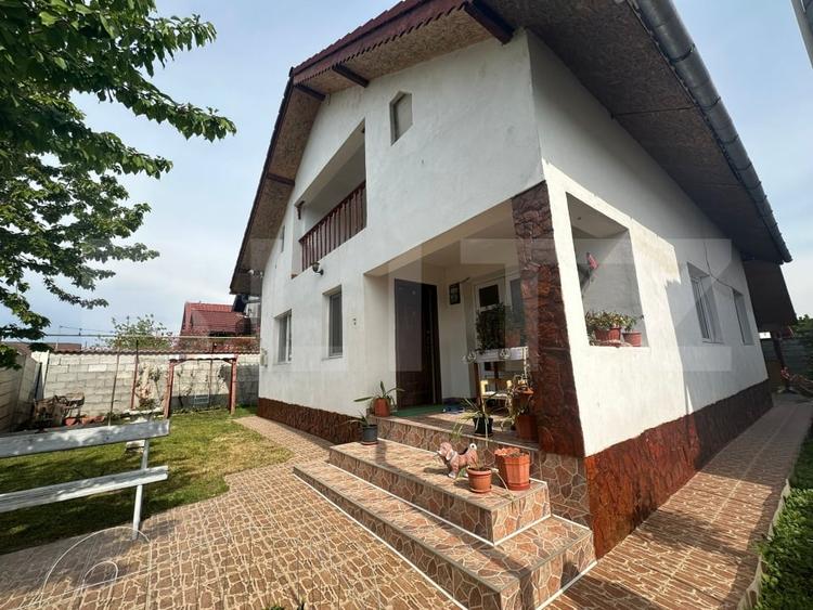 Casă individuală cu 3 camere cu Canalizare în Preajba