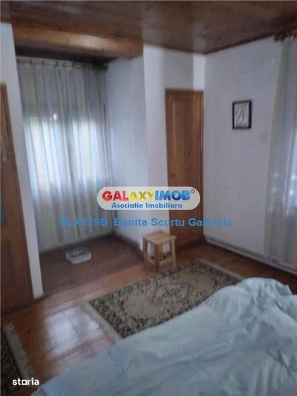 Casă cu 4 camere cu Teren 730 Mp în Izvoarele