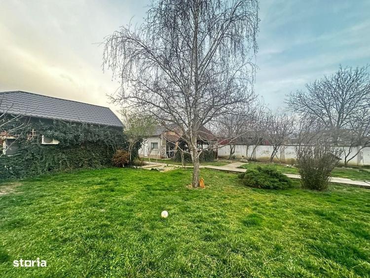 Casă cu 4 camere decomandat cu Teren 1000 Mp în Aradul Nou