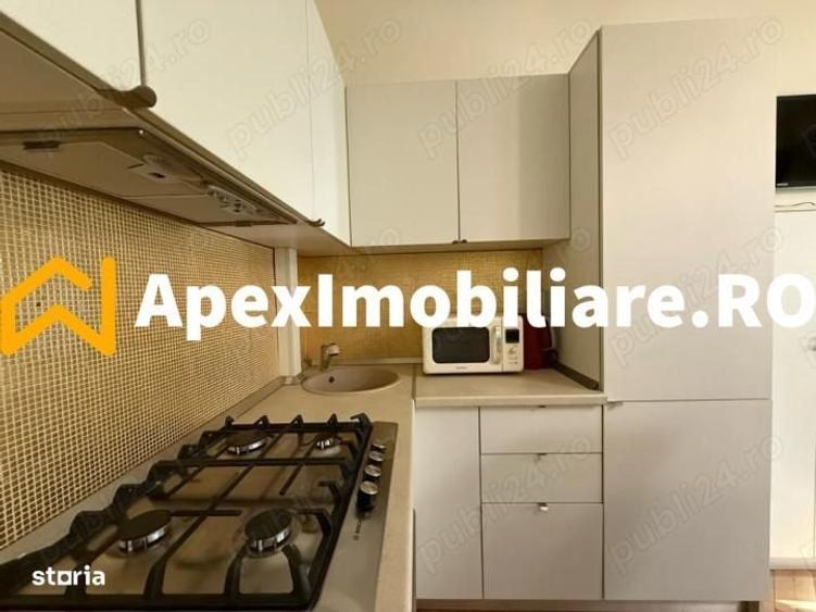 Garsonieră decomandată în Universitate
