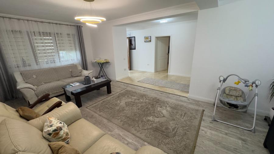 Casă cu 4 camere cu Teren 350 Mp în Lumina