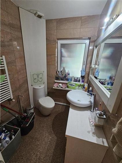 Apartament cu 4 camere decomandat în 9 Mai
