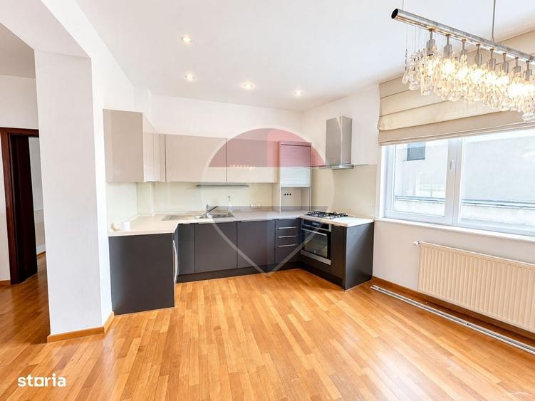 Apartament cu 4 camere în Central