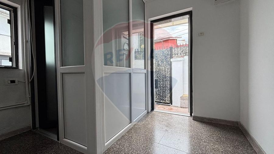 Spațiu comercial, de 38 mp, în Casa de Cultură