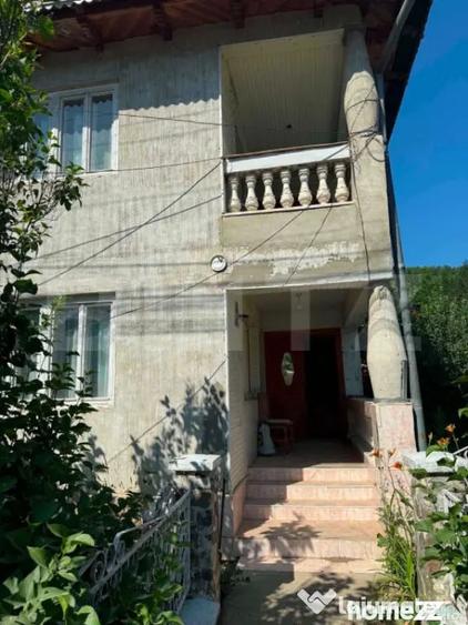 Casă cu 5 camere cu Teren 231 Mp în Central