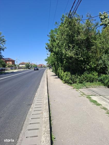 Casă cu 4 camere cu Teren 3000 Mp în Central