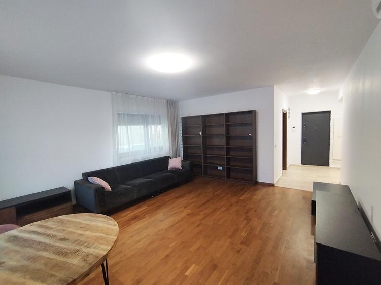 Apartament cu 3 camere decomandat în Tineretului
