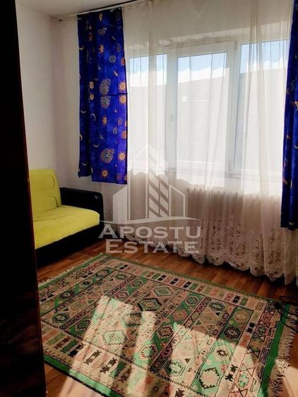 Apartament cu 4 camere decomandat în Aurel Vlaicu