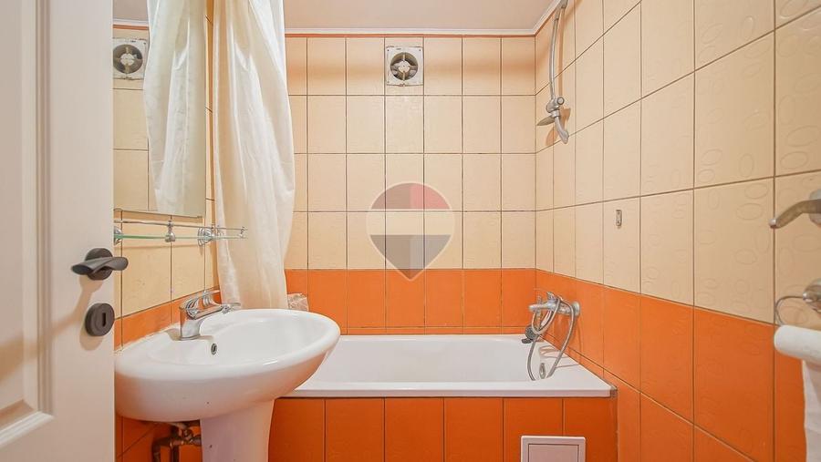 Apartament cu 2 camere semidecomandat, mobilat în Centrul Istoric