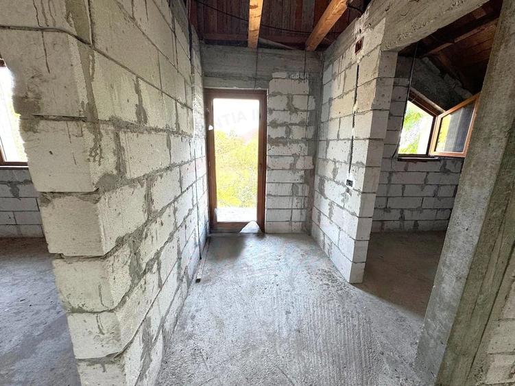 99.900 Euro casa+teren 1000 mp(concesiune) in com Sendreni - 14