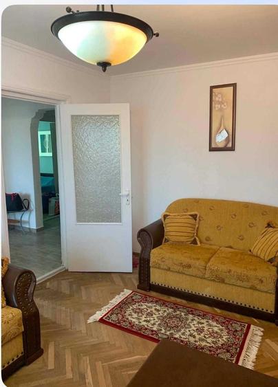 Apartament cu 3 camere decomandat în Tomis Nord