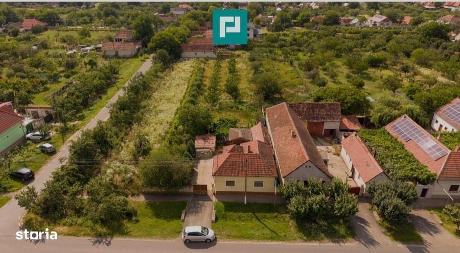 Casă cu 3 camere în Remetea Mică