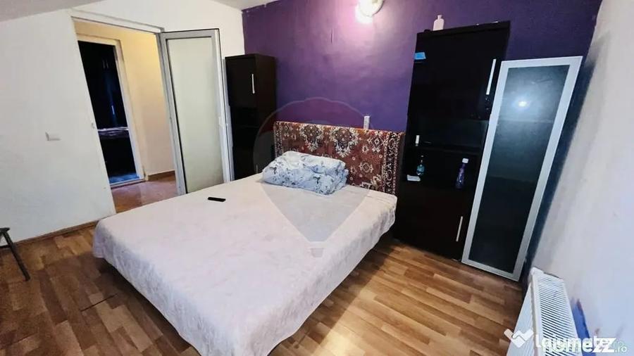Apartament cu 3 camere de vanzare in zona Rogerius - Oradea (Bihor) - 2