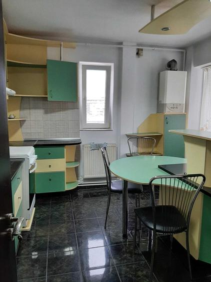 Apartament cu 3 camere decomandat în Mărăști