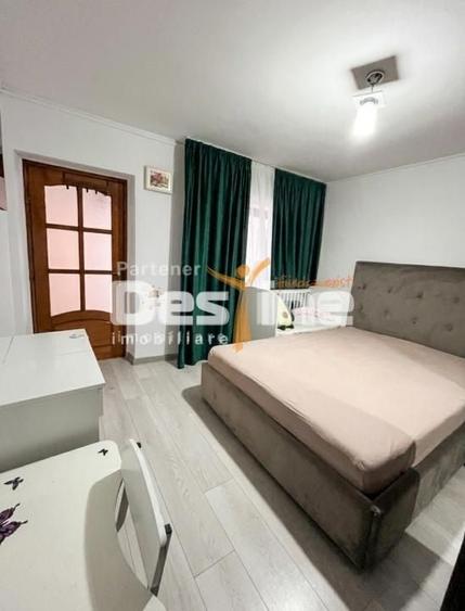 Casă individuală cu 5 camere cu Canalizare în Palas