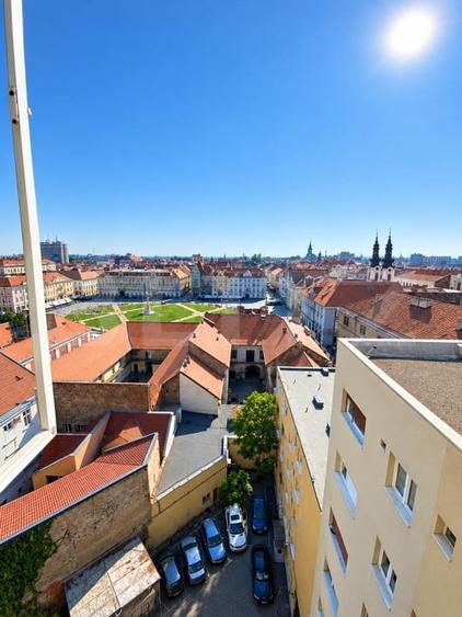 Apartament cu 4 camere decomandat, mobilat în Central