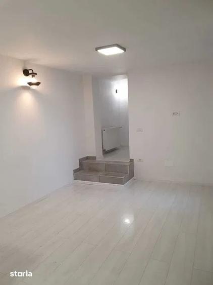 Casă cu 4 camere decomandat cu Teren 16.5 Mp în Gara de Nord