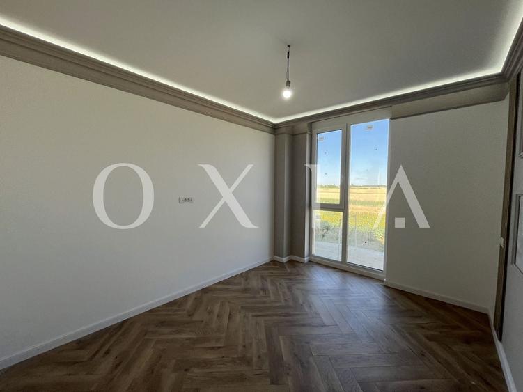 Apartament cu 3 camere semidecomandat în Torontalului