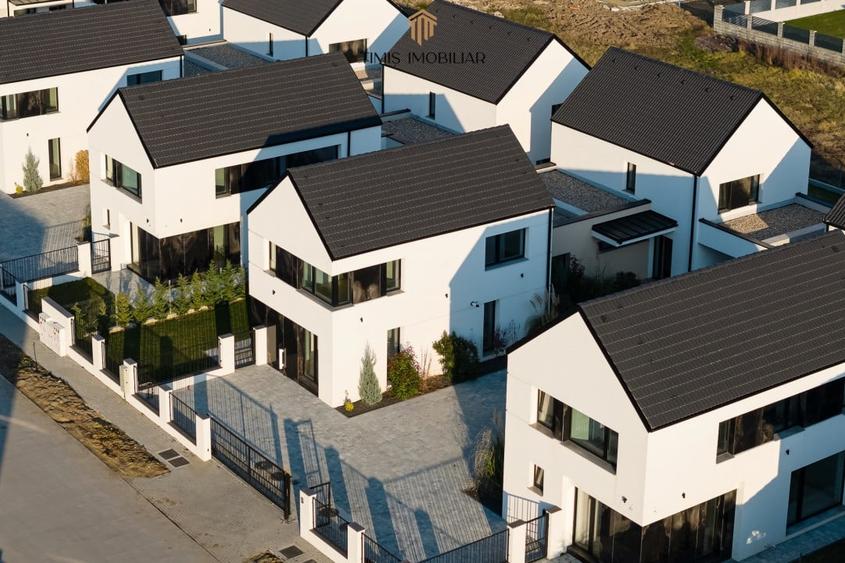 Duplex cu 4 camere cu Canalizare în Dumbrăvița