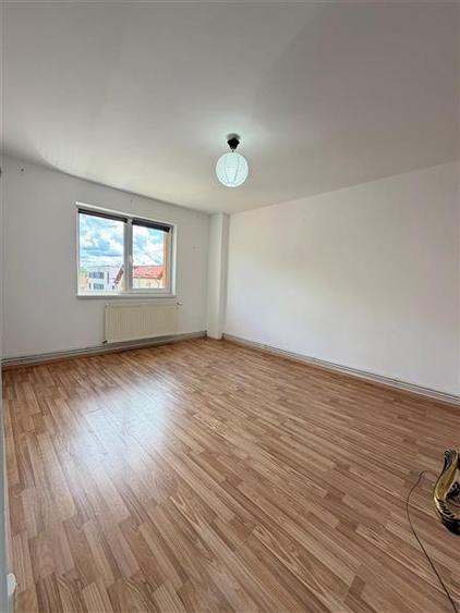 Apartament cu 2 camere decomandat în Griviței