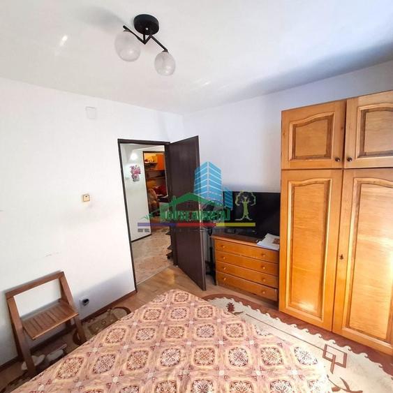 Apartament cu 3 camere decomandat în Sud